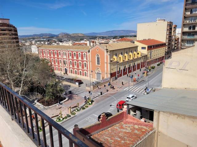 Piso en Alquiler en Avenida Constitución, 110 en La Paz
