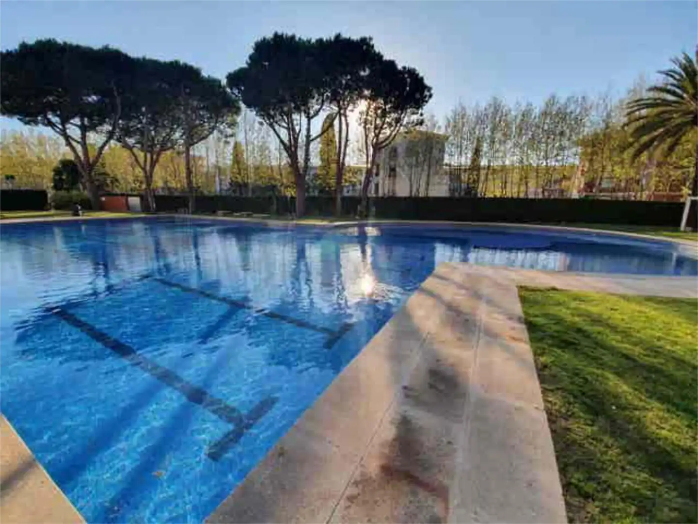 Piscina de Apartamento de alquiler en Salou con Calefacción, Jardín privado y Terraza