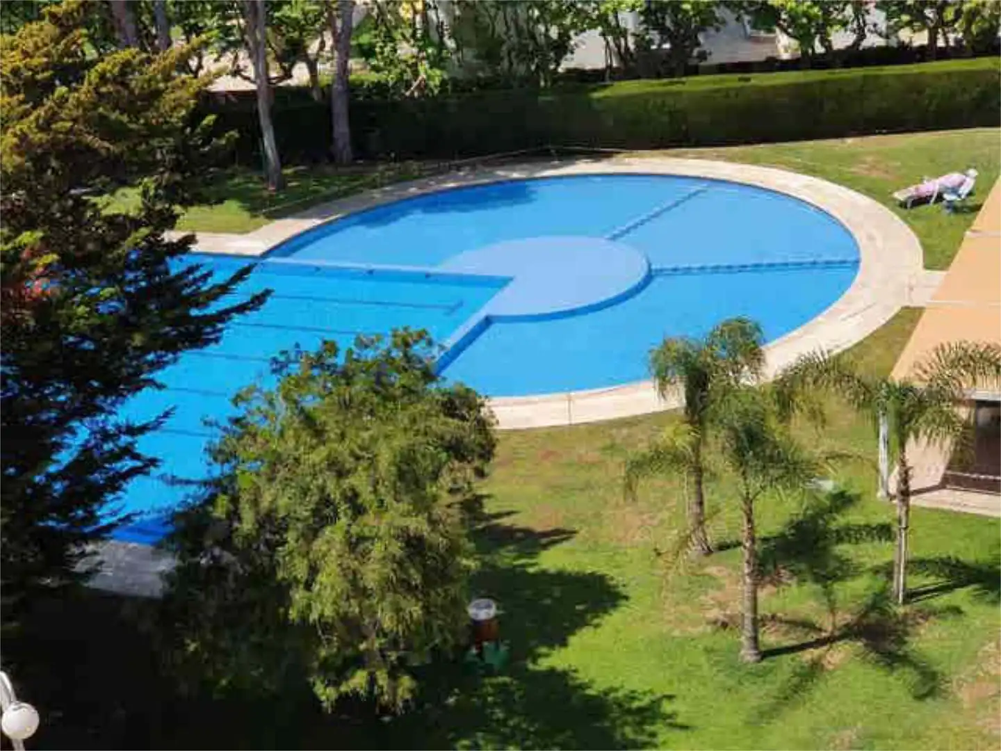 Piscina de Apartamento de alquiler en Salou con Calefacción, Jardín privado y Terraza