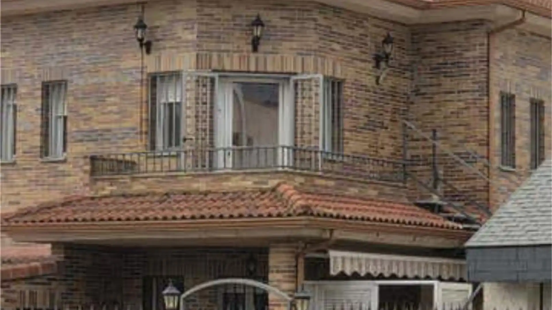 Casa adosada en venta en Iglesia - Estación Vista exterior de Casa adosada en venta en Moralzarzal con Terraza