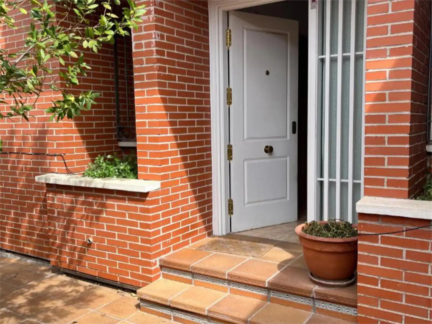 Vista exterior de Casa o chalet en venta en Rivas-Vaciamadrid con Aire acondicionado, Calefacción y Jardín privado