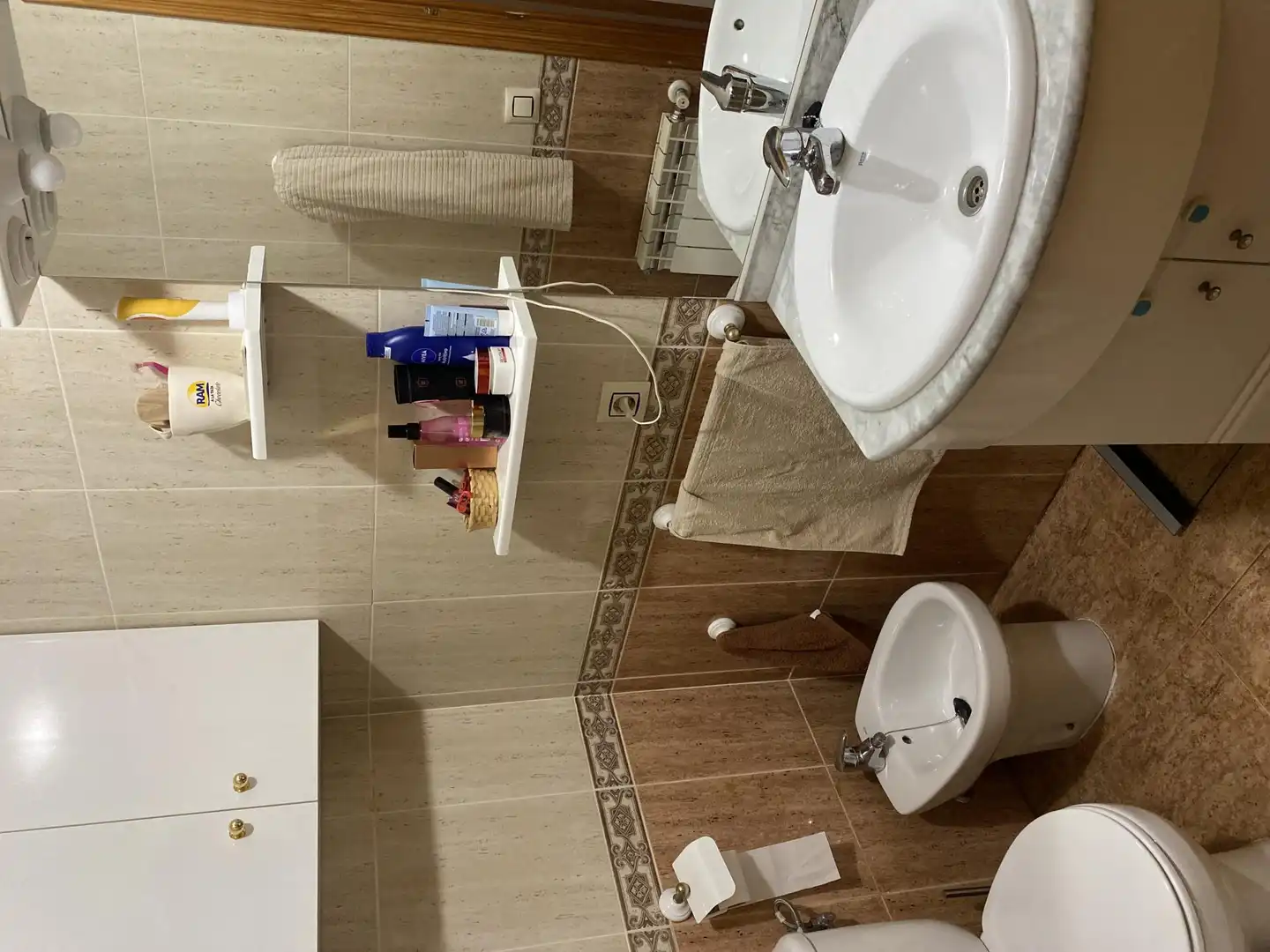 Casa adosada en venta en Calle Valencia, 3, Fuenterrobles Baño de Casa adosada en venta en Fuenterrobles con Aire acondicionado, Terraza y Balcón