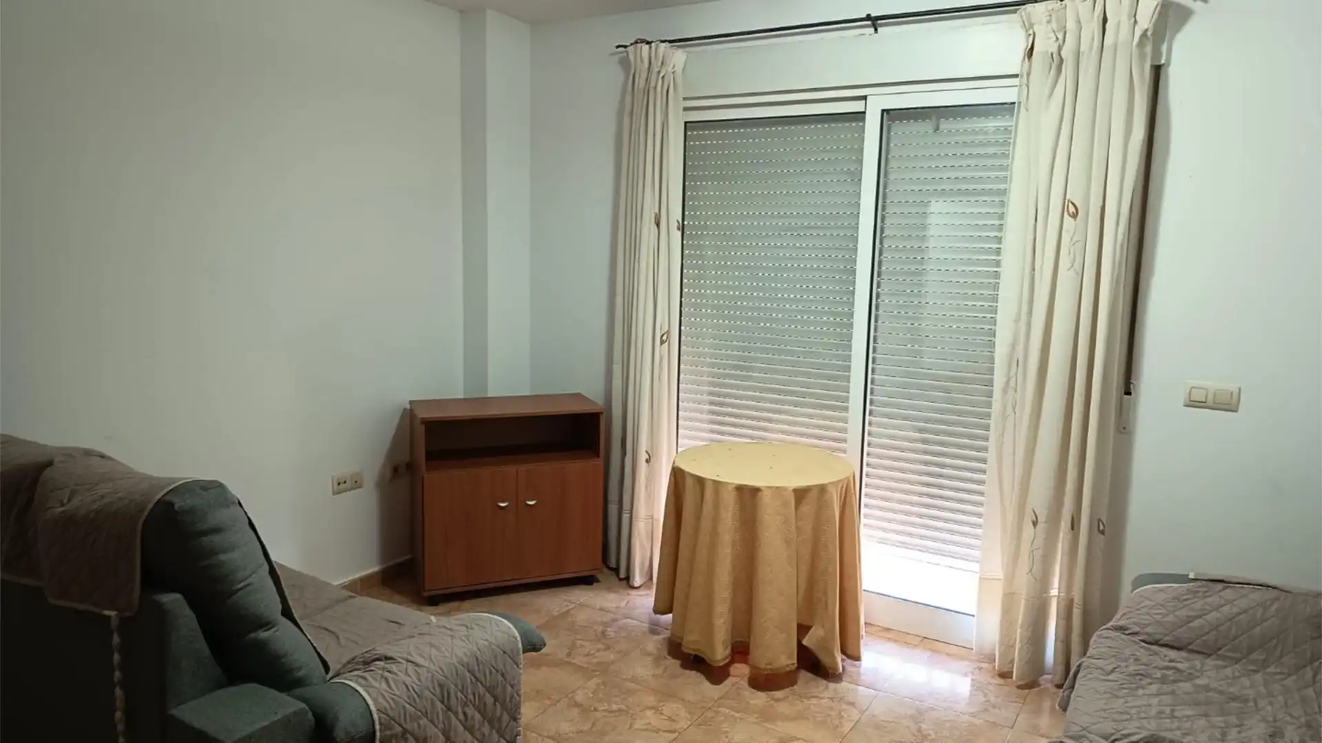 Habitación de Piso en venta en Fuentealbilla con Calefacción, Trastero y Amueblado