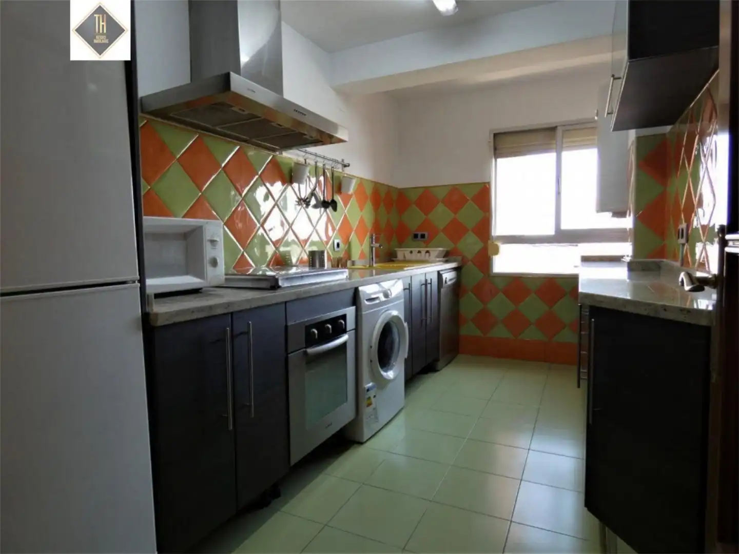Room in Calle Corregidor Nicolás Isidro, 21, Portada Alta - Pol. Crta. De Cártama Kitchen of Flat for share in Málaga