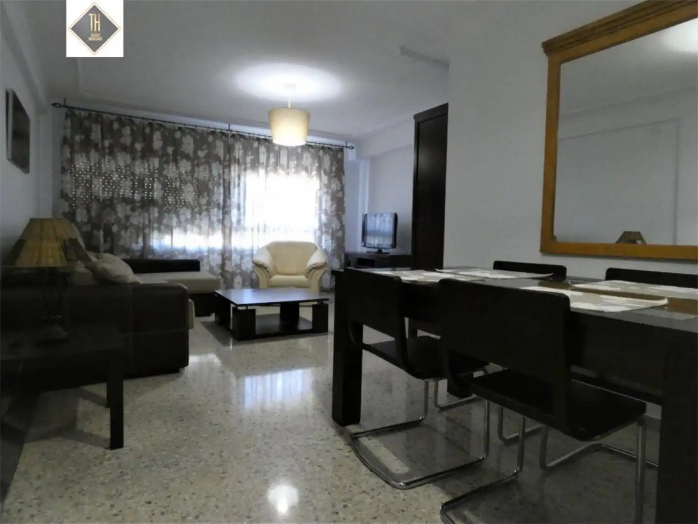 Room in Calle Corregidor Nicolás Isidro, 21, Portada Alta - Pol. Crta. De Cártama Living room of Flat for share in Málaga