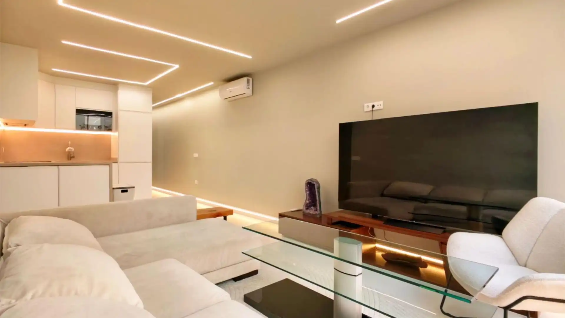 Sala d'estar de Pis en venda en Estepona amb Aire condicionat i Terrassa