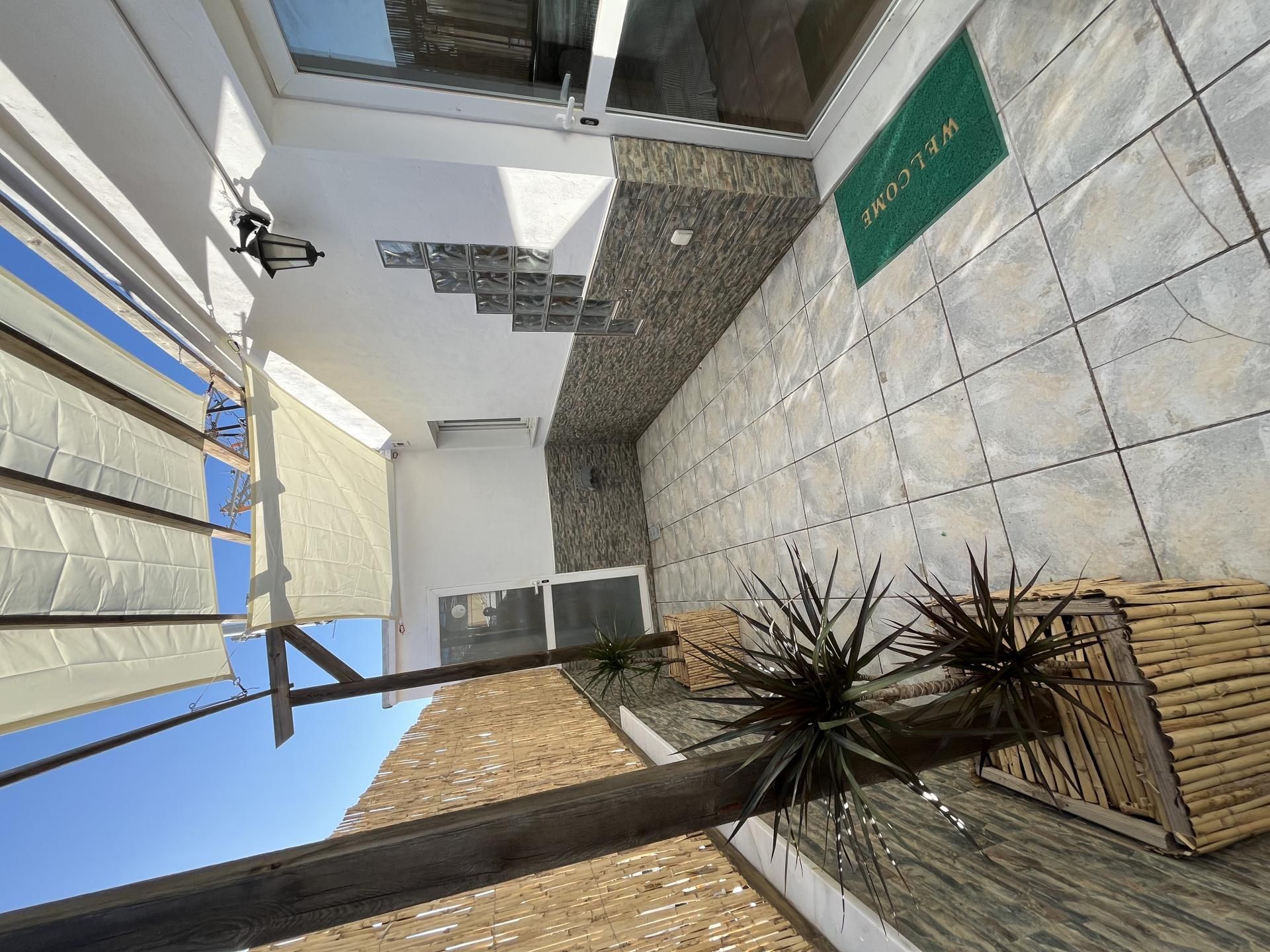 Vista exterior de Ático en venta en  Almería Capital con Terraza