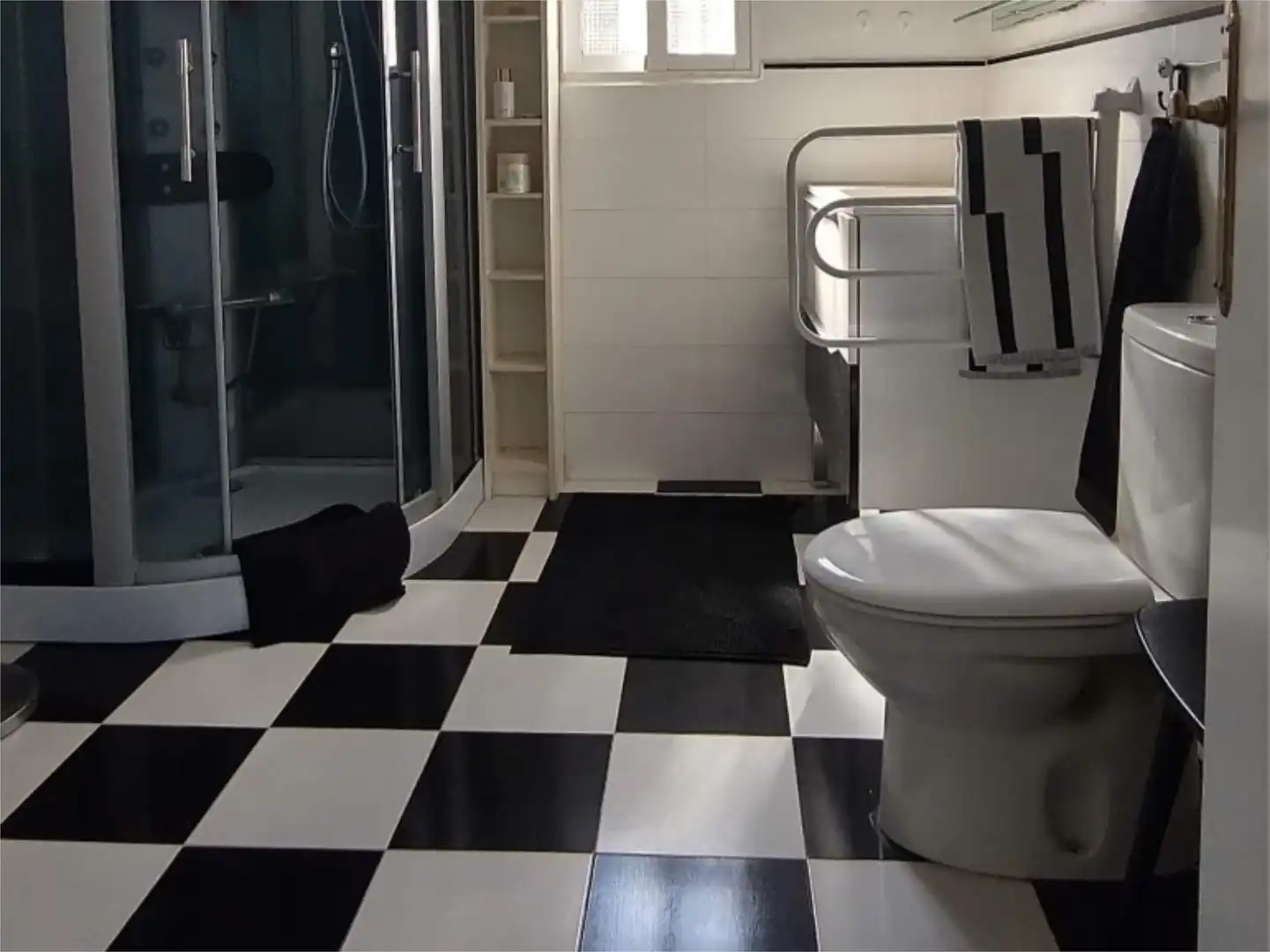 Houses for sale in Calle las Buganvillas, 27, San Pedro de Alcántara Bathroom of Houses for sale in Marbella with Air Conditioner, Terrace and Swimming Pool