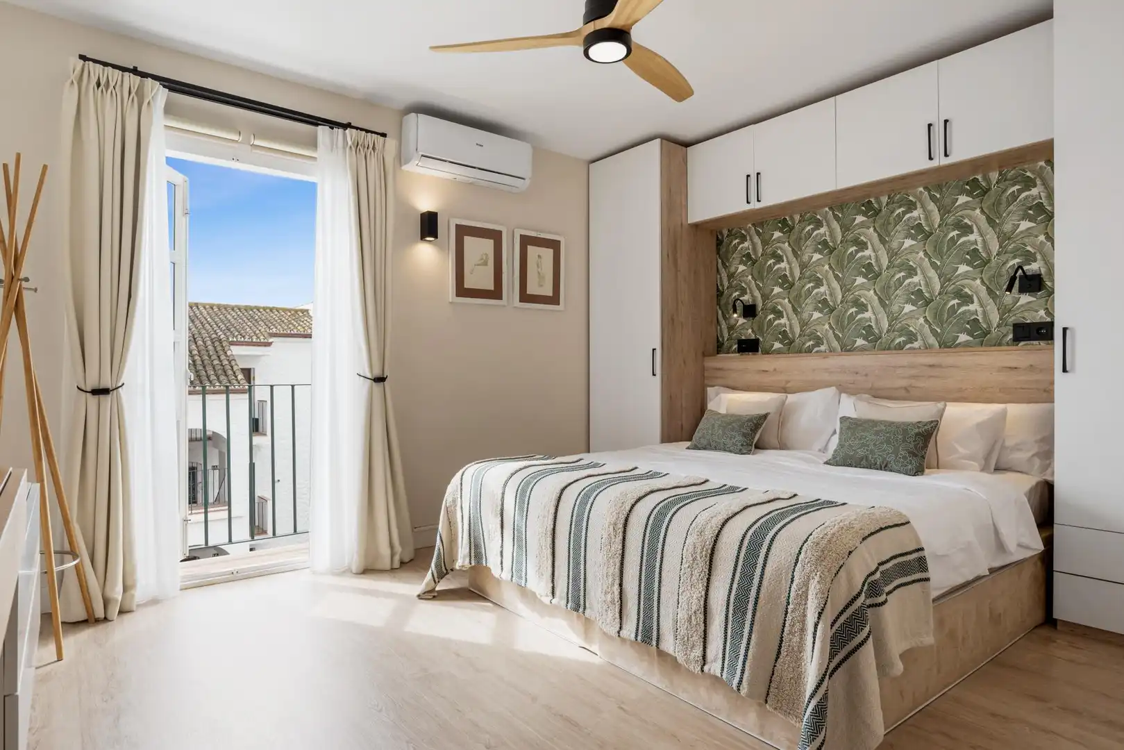 Pis en venda a Pasaje Timanfaya, 11, Paraiso - Barronal Dormitori de Pis en venda en Estepona amb Aire condicionat, Parquet i Terrassa