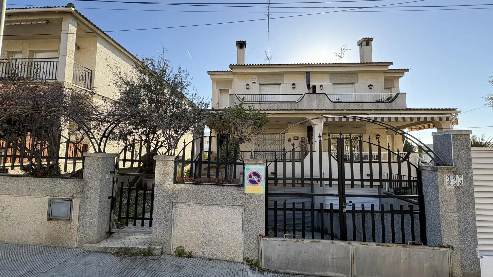 Vista exterior de Casa adosada en venta en Calafell con Jardín privado, Trastero y Balcón