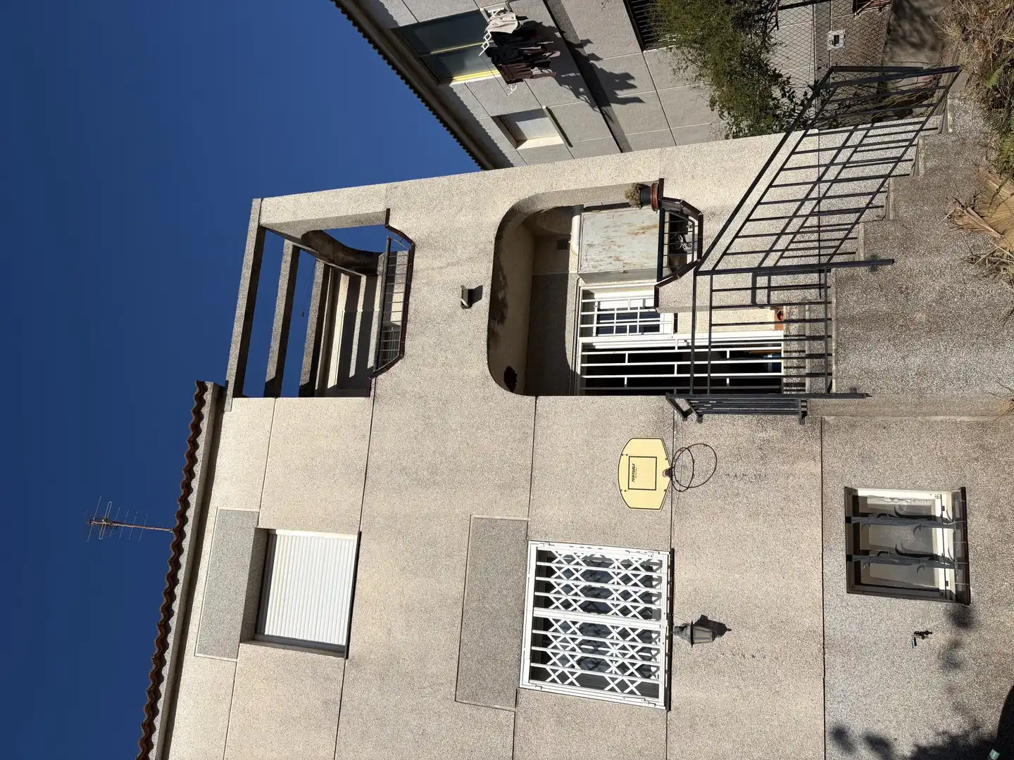 Vista exterior de Casa adosada en venda en Calafell amb Jardí privat, Traster i Balcó