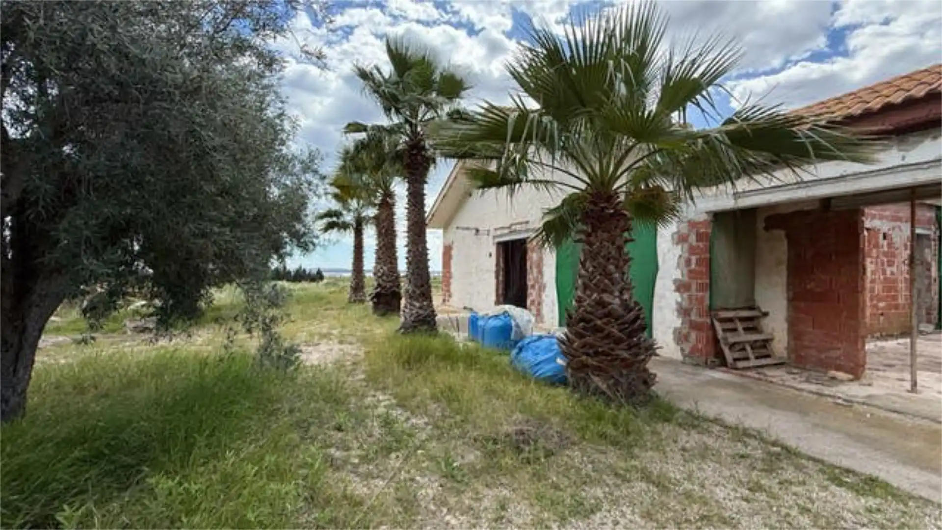 Detached homes for sale in El Raso Detached homes for sale in Guardamar del Segura with Terrace and Swimming Pool