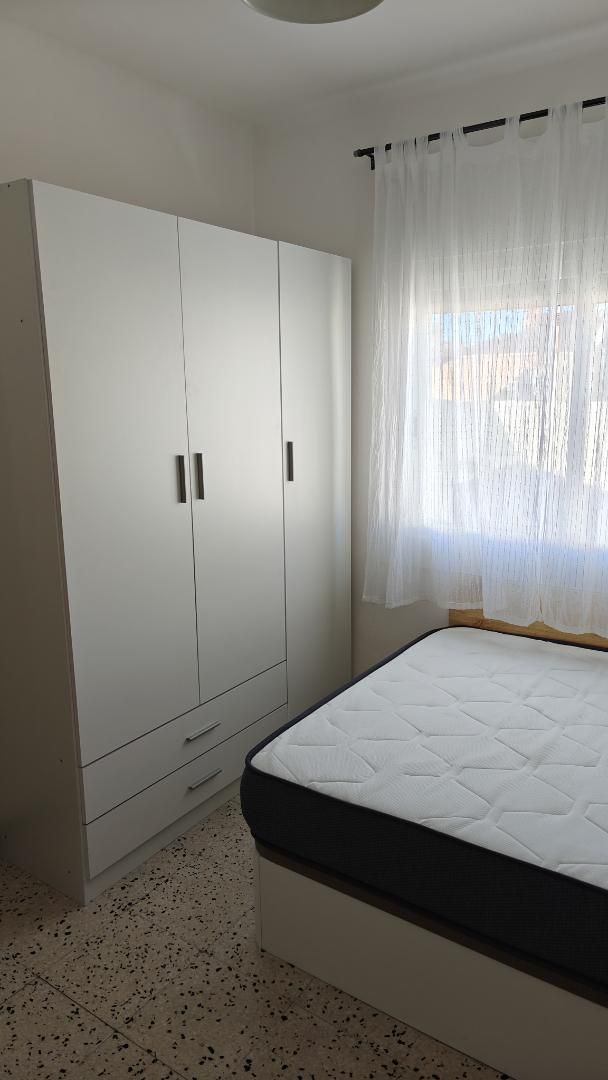 Dormitori de Pis per a compartir en Rubí amb Terrassa, Moblat i Forn