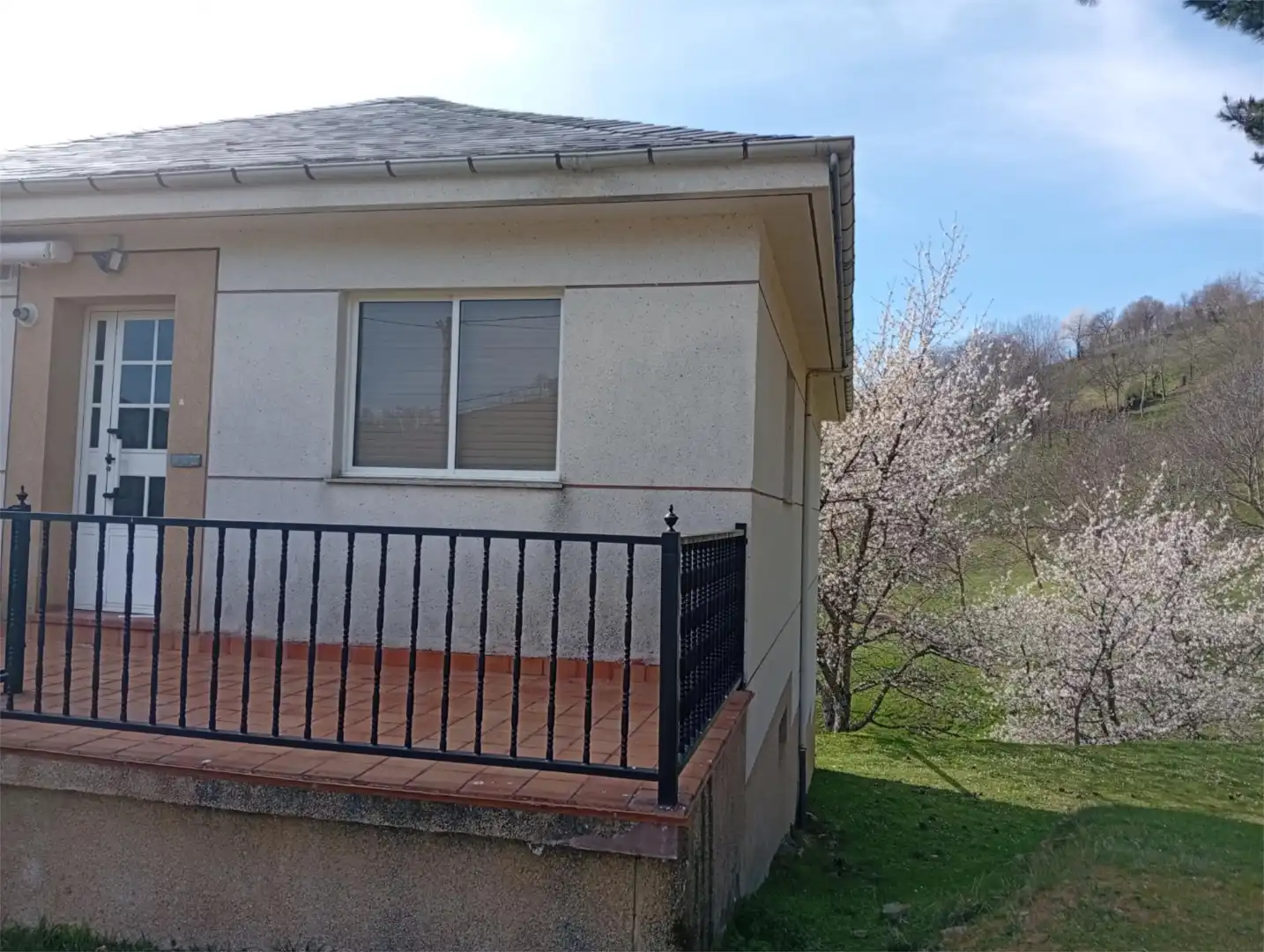 Houses for sale in Lugar Noceda-Pq Noceda, 11, Cervantes Exterior view of Houses for sale in Cervantes with Heating, Private garden and Storage room