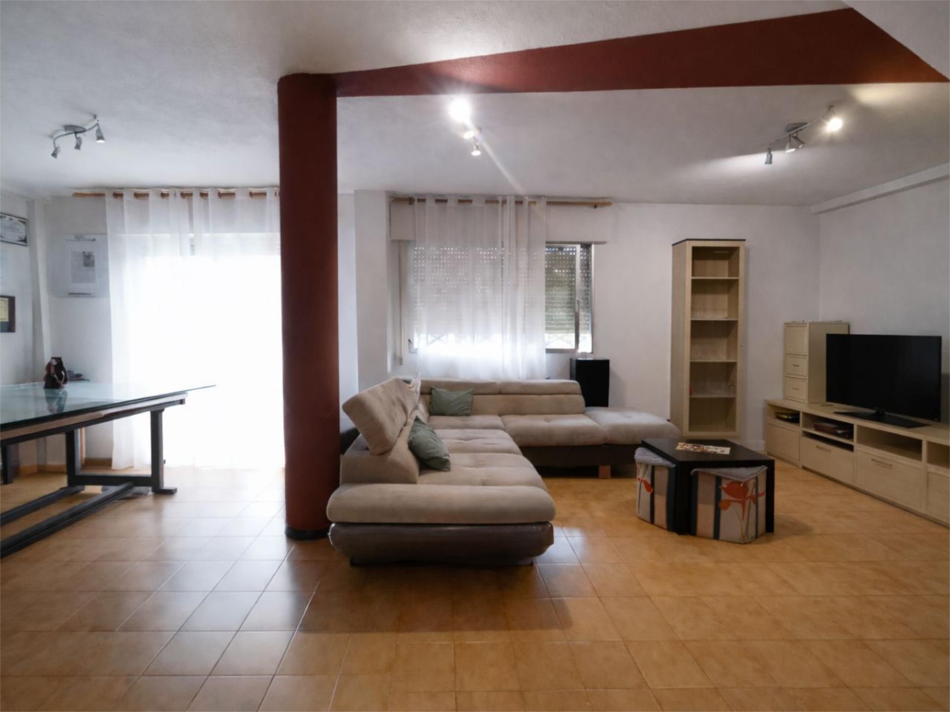 Sala d'estar de Casa o xalet en venda en Rivas-Vaciamadrid amb Terrassa, Piscina i Balcó