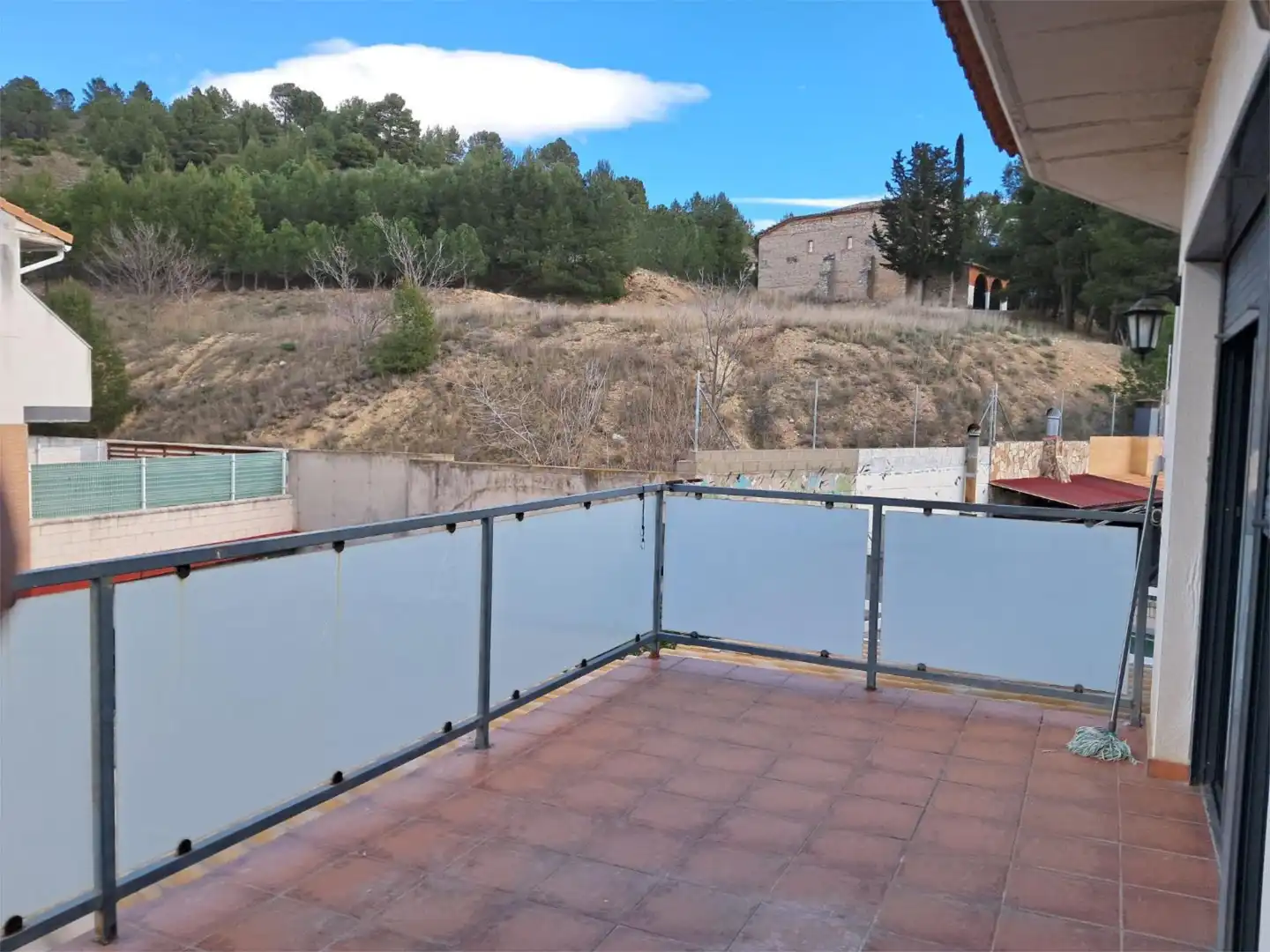 Casa adosada en venta en Avenida Valencia, 1a, Paracuellos de Jiloca Terraza de Casa adosada en venta en Paracuellos de Jiloca con Terraza y Balcón