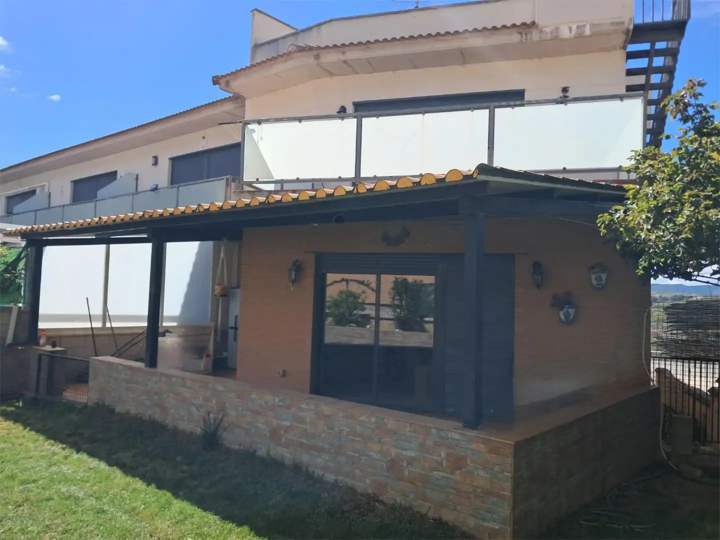 Casa adosada en venta en Avenida Valencia, 1a, Paracuellos de Jiloca Terraza de Casa adosada en venta en Paracuellos de Jiloca con Terraza y Balcón