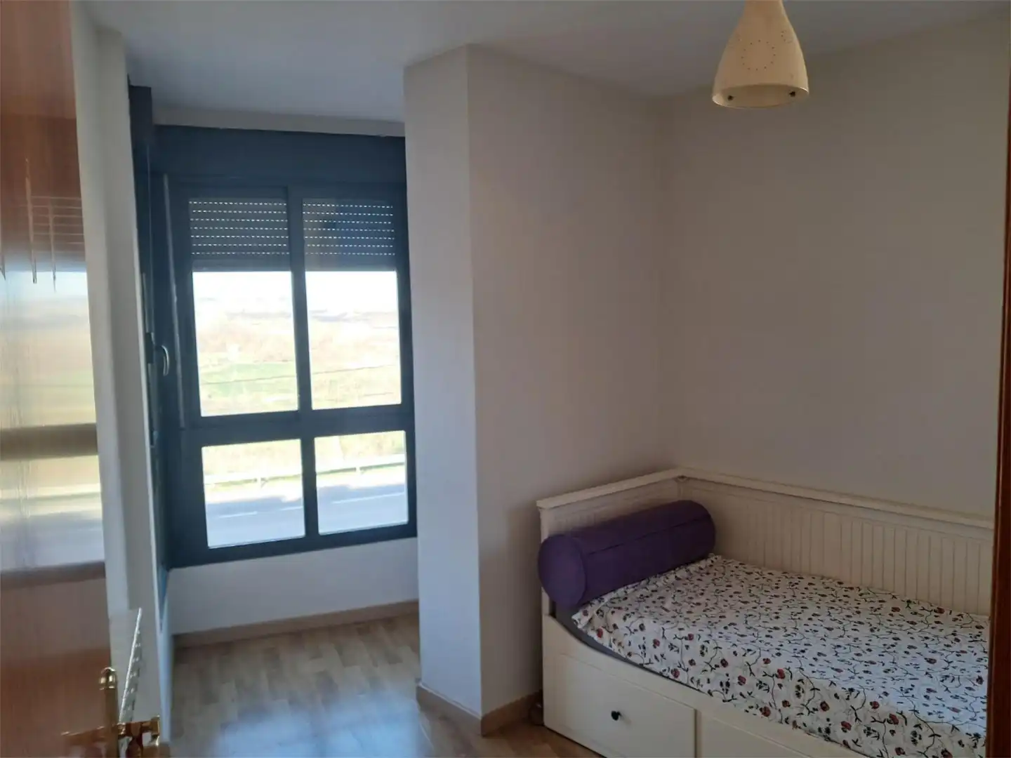 Casa adosada en venta en Avenida Valencia, 1a, Paracuellos de Jiloca Habitación de Casa adosada en venta en Paracuellos de Jiloca con Terraza y Balcón