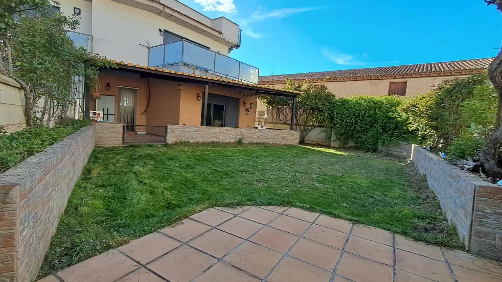 Casa adosada en venta en Avenida Valencia, Paracuellos de Jiloca