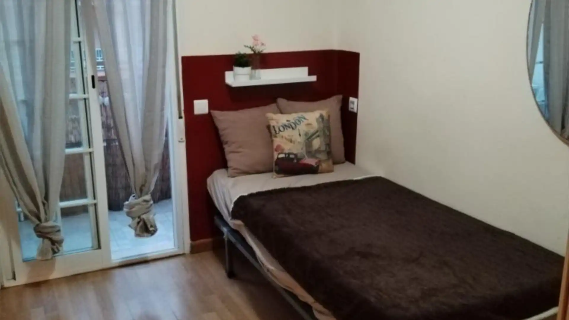 Habitación en Avinguda Francesc Ciscar, 26, Metro - Auditorio