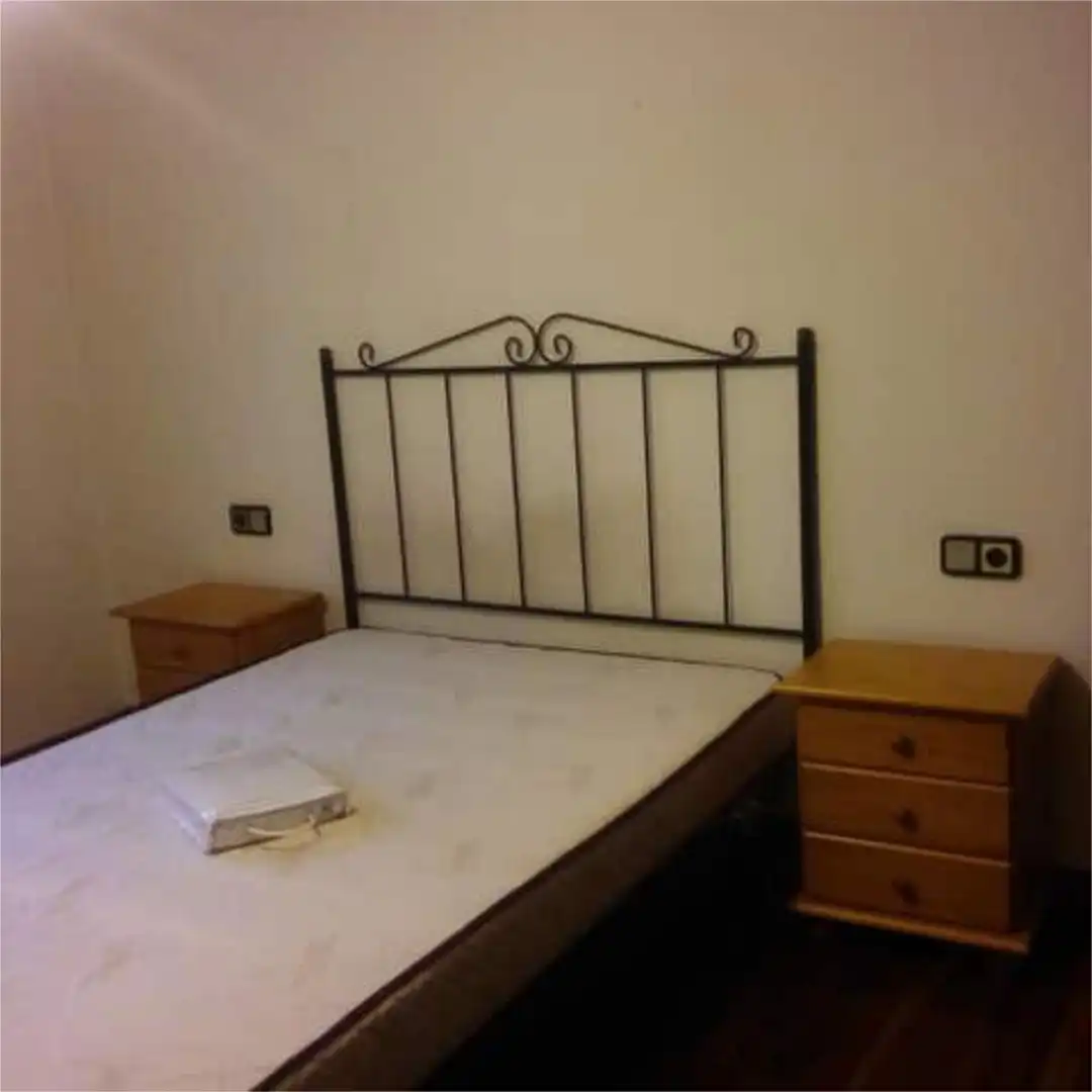 Apartamento de alquiler en Ensanche - Sar Habitación de Apartamento de alquiler en Santiago de Compostela con Calefacción y Amueblado