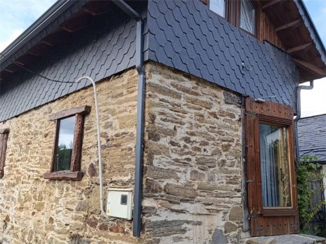 Casa adosada en Venta en Calle Braña, 12 en Toreno