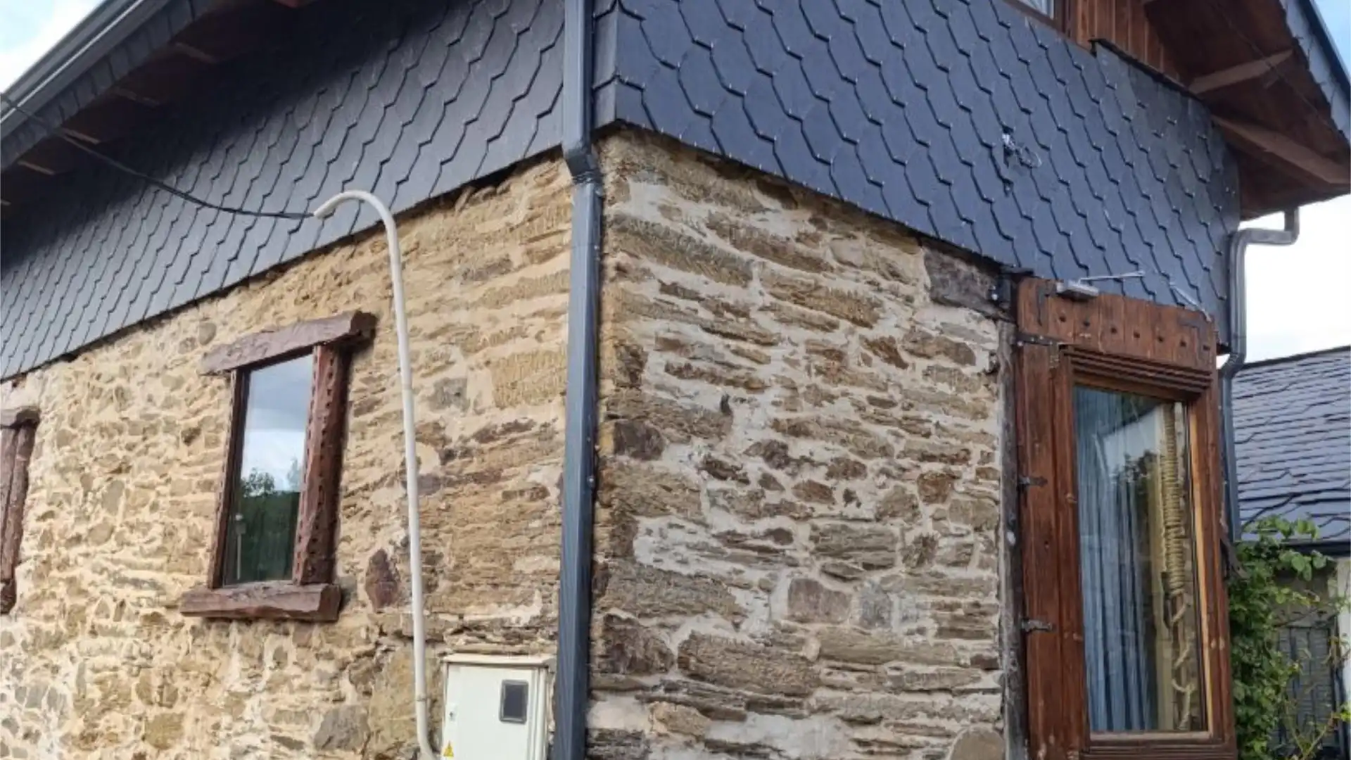 Vista exterior de Casa adosada en venta en Toreno con Calefacción, Terraza y Piscina