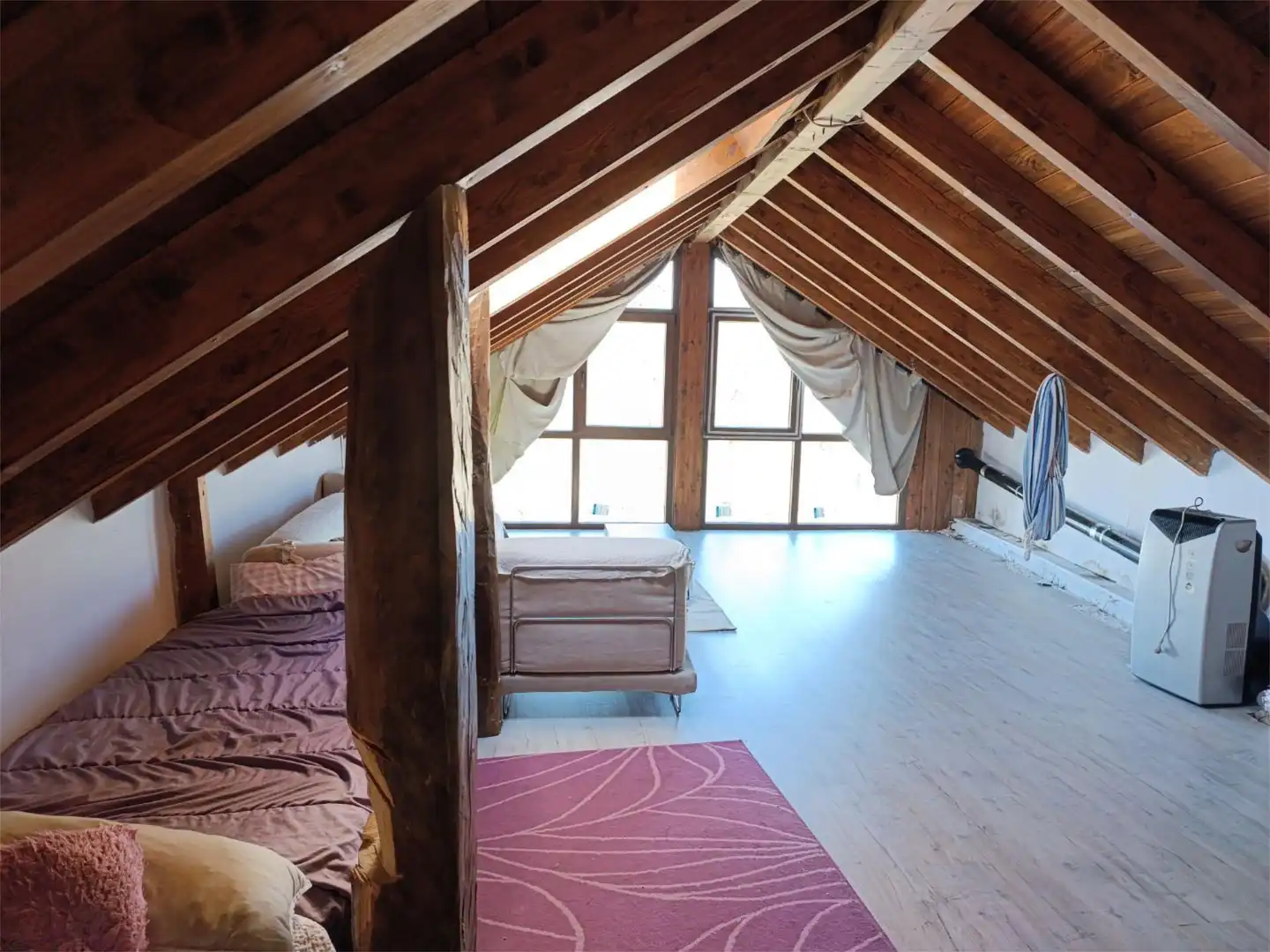 Habitación de Casa adosada en venta en Toreno con Calefacción, Terraza y Piscina