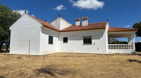 Foto 2 de Casa adosada en venta en Dehesilla de Calamón - Campomanes, Badajoz Capital