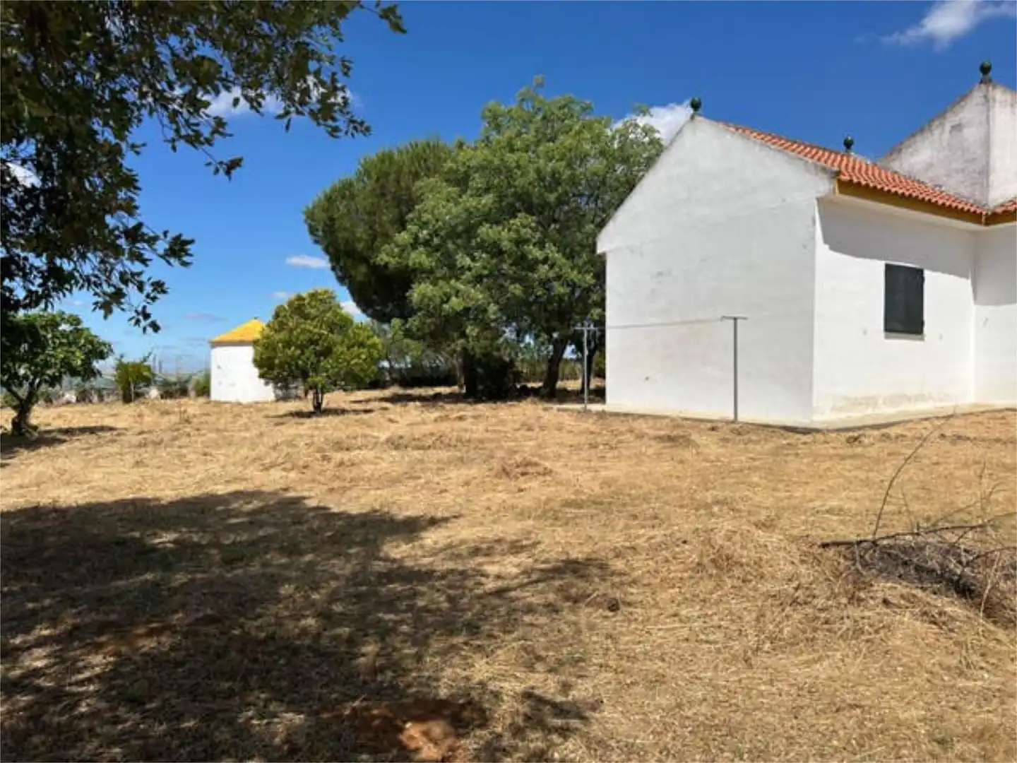 Einfamilien-Reihenhaus zum Verkauf in Dehesilla de Calamón - Campomanes Einfamilien-Reihenhaus zum Verkauf in Badajoz Capital mit Terrasse