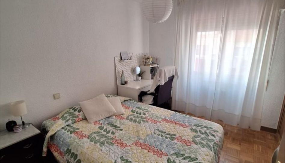 Room in Calle Alcalá, 324, Pueblo Nuevo, Madrid Capital - image 1 Photo 1 of Room in Calle Alcalá, 324, Pueblo Nuevo, Madrid Capital