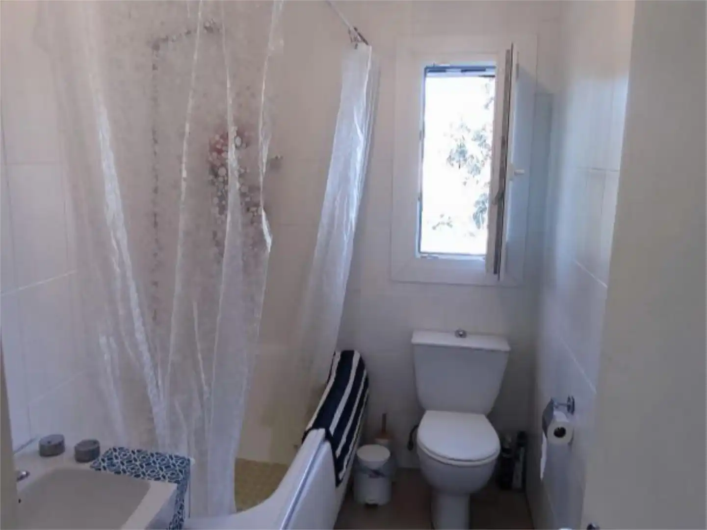 Piso en venta en Calle Mar de Cristal, 44, San Román de los Montes Baño de Piso en venta en San Román de los Montes con Aire acondicionado, Calefacción y Jardín privado
