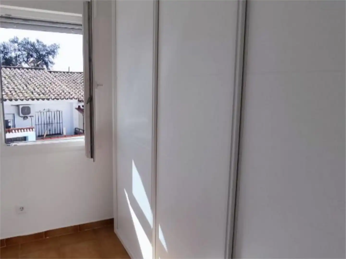 Piso en venta en Calle Mar de Cristal, 44, San Román de los Montes Habitación de Piso en venta en San Román de los Montes con Aire acondicionado, Calefacción y Jardín privado