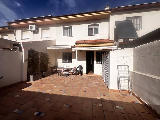 Casa-chalet en Alquiler en Calle Luis Cernuda, 13 en Bellavista