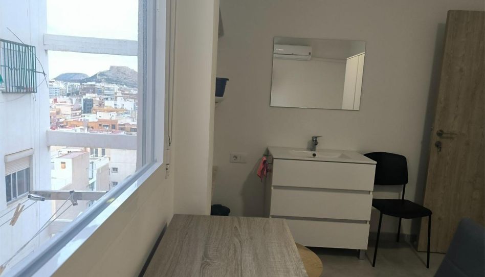 Habitación en Calle de Los Doscientos, 13, Benalúa, Alicante / Alacant - imagen 1 Foto 1 de Habitación en Calle de Los Doscientos, 13, Benalúa, Alicante / Alacant