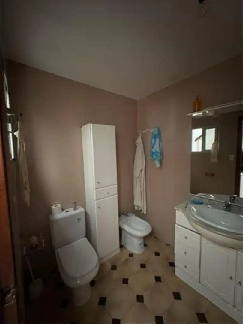 Casa o chalet en venta en Valdemorales Baño de Casa o chalet en venta en Valdemorales con Amueblado
