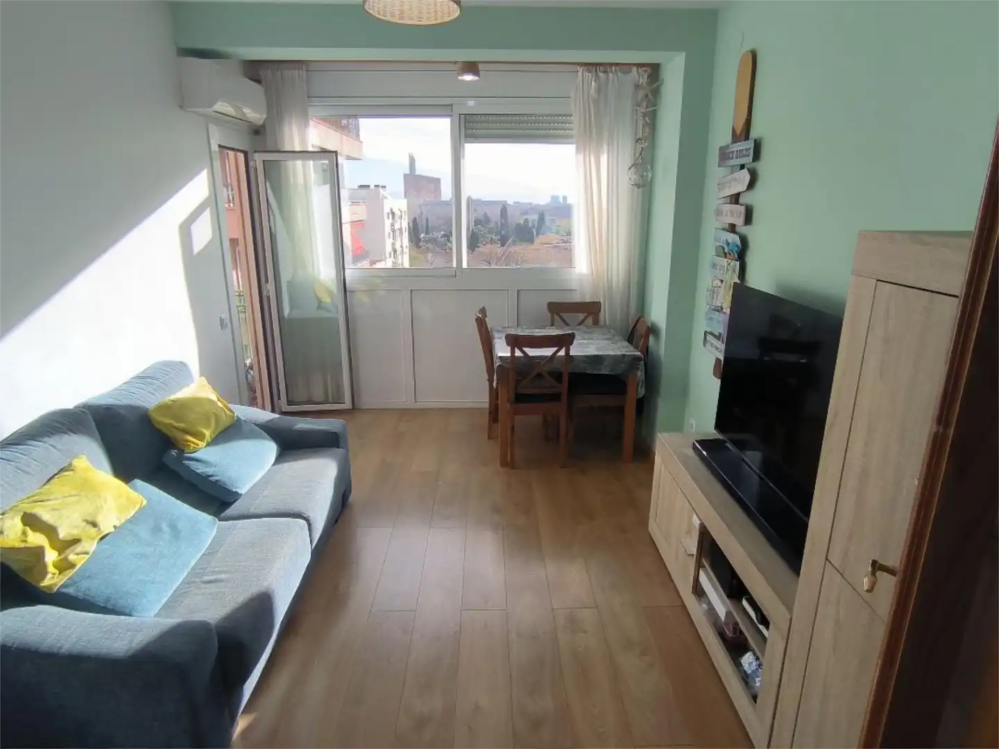Sala de estar de Piso en venta en  Barcelona Capital con Aire acondicionado y Balcón