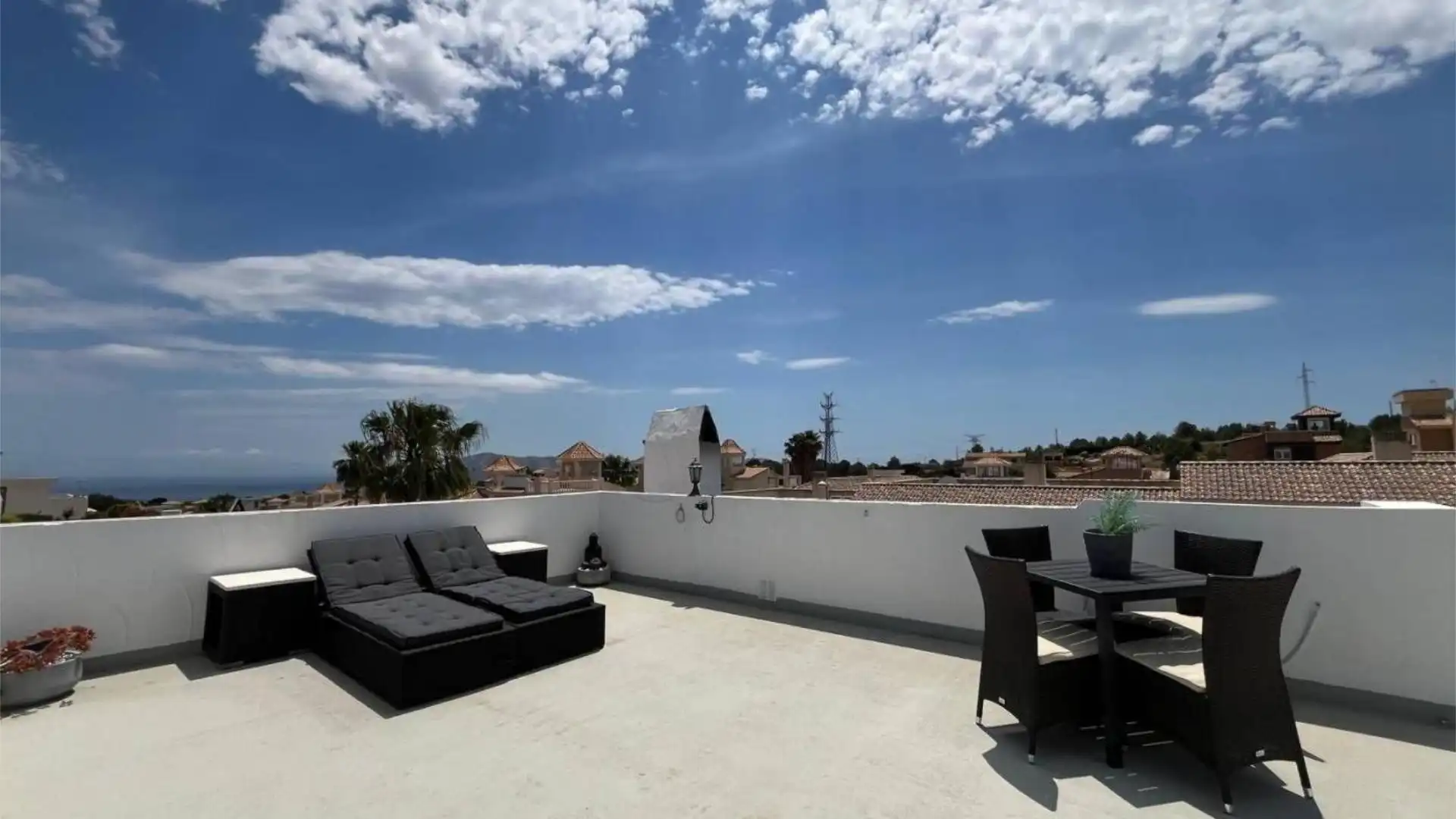 Terrasse von Einfamilien-Reihenhaus zum Verkauf in La Nucia mit Klimaanlage