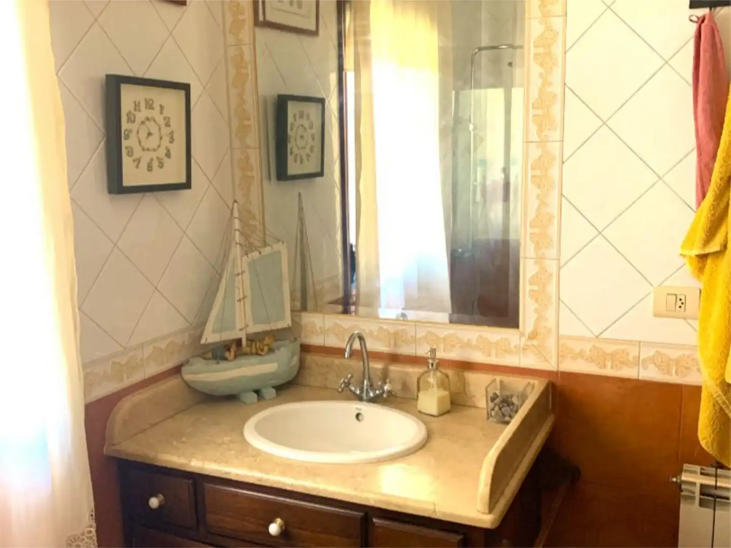 Houses for sale in Lugar Granxa, 44, Dorrón Bathroom of Houses for sale in Sanxenxo with Heating, Private garden and Terrace