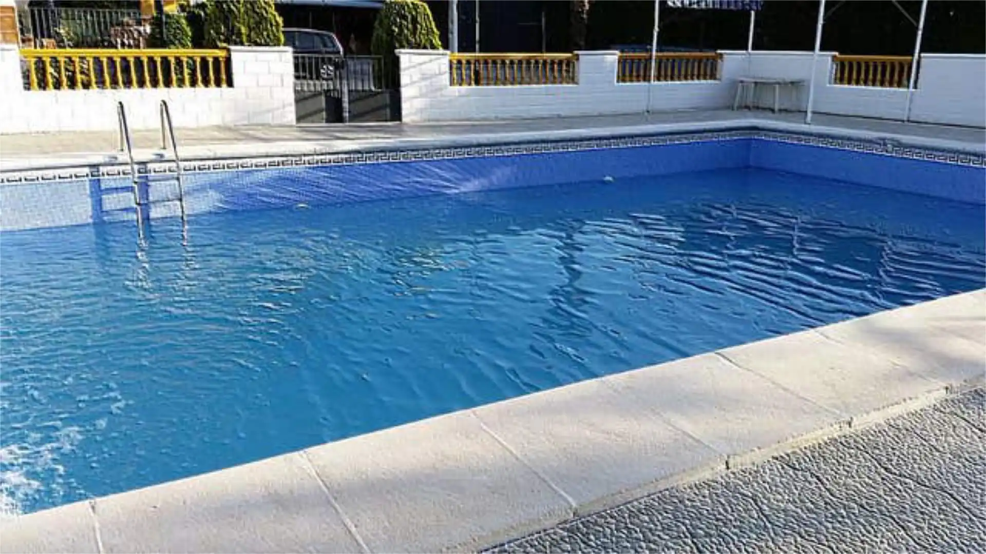 Piscina de Casa adosada en venta en Lucena con Jardín privado y Piscina