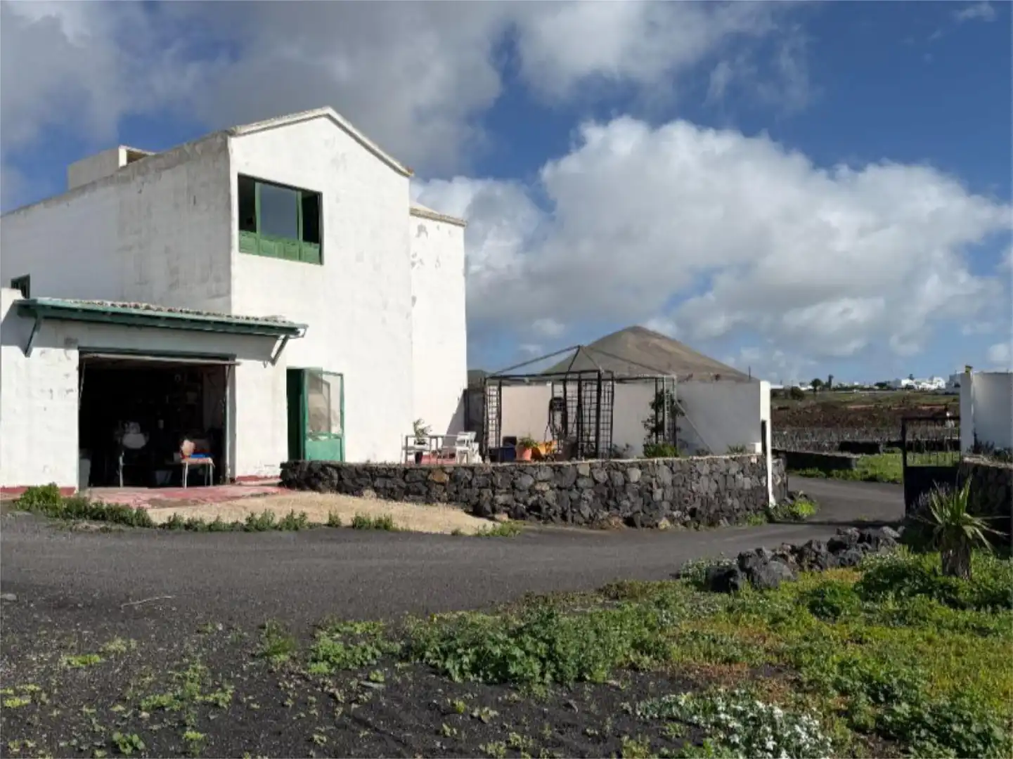 Vista exterior de Finca rústica en venta en Tías con Terraza, Piscina y Balcón