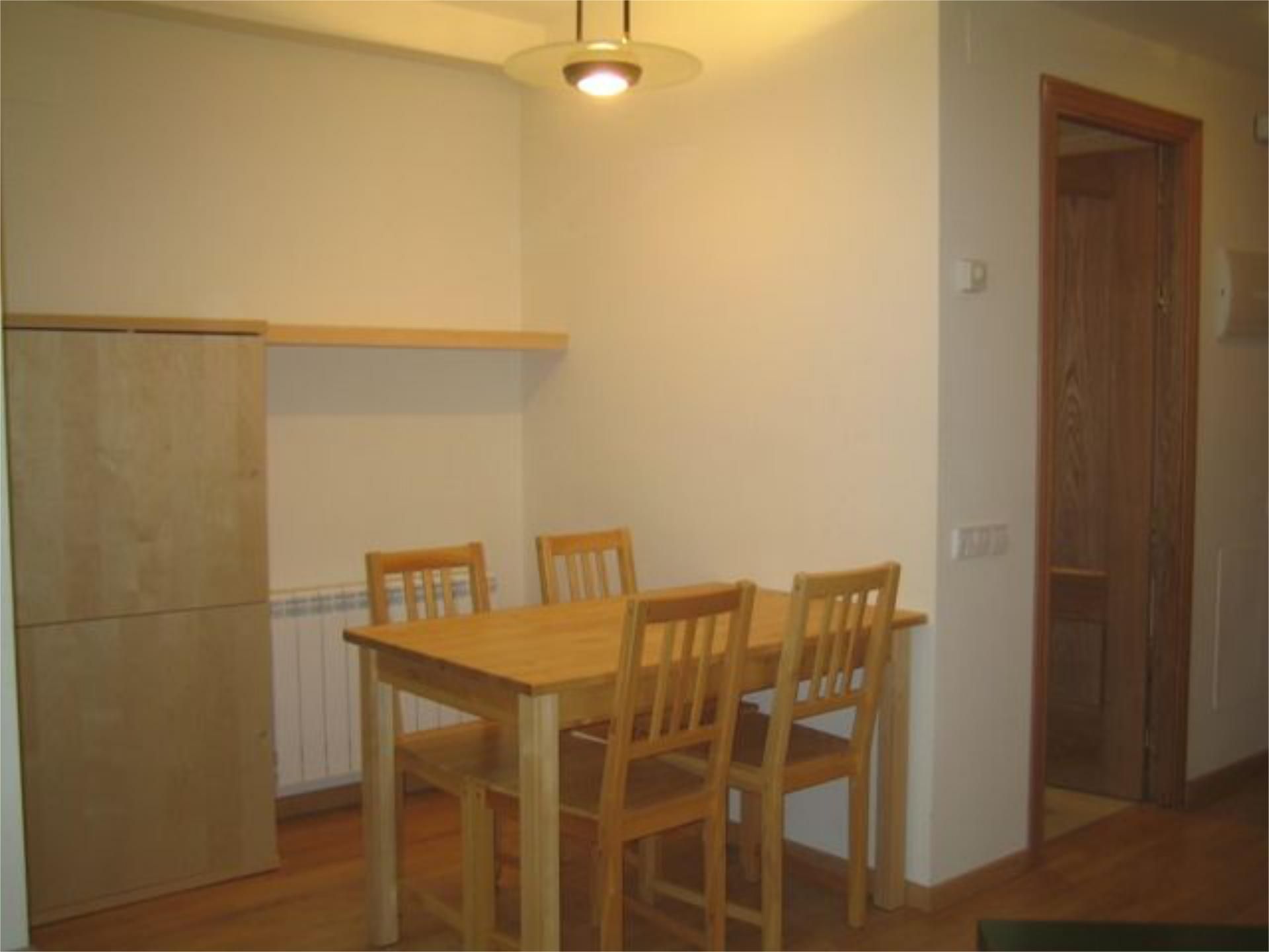 Comedor de Piso de alquiler en  Lleida Capital con Calefacción, Parquet y Terraza