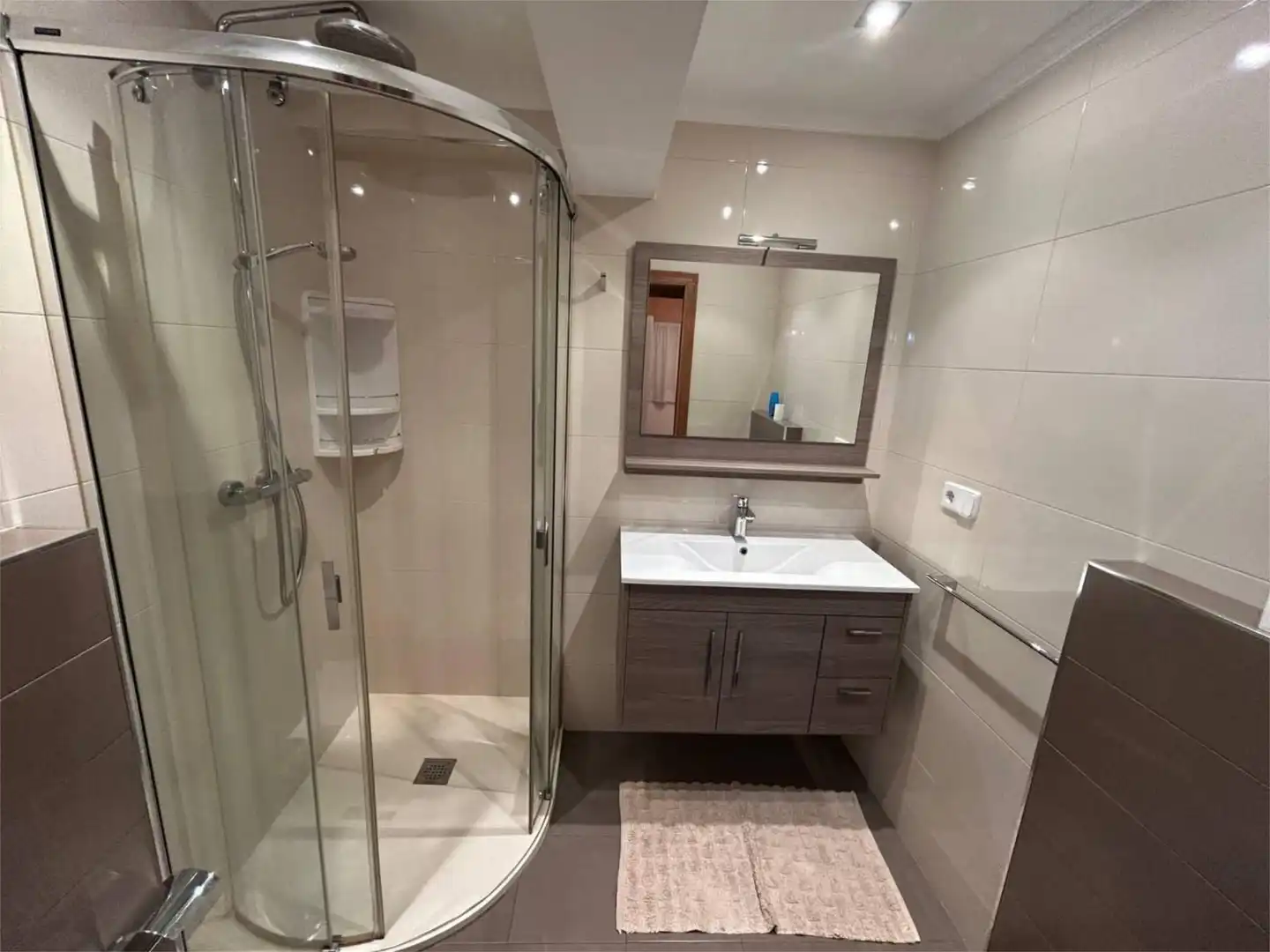 Bathroom of Flat for rent in A Coruña Capital   with Parquet flooring and Furnished