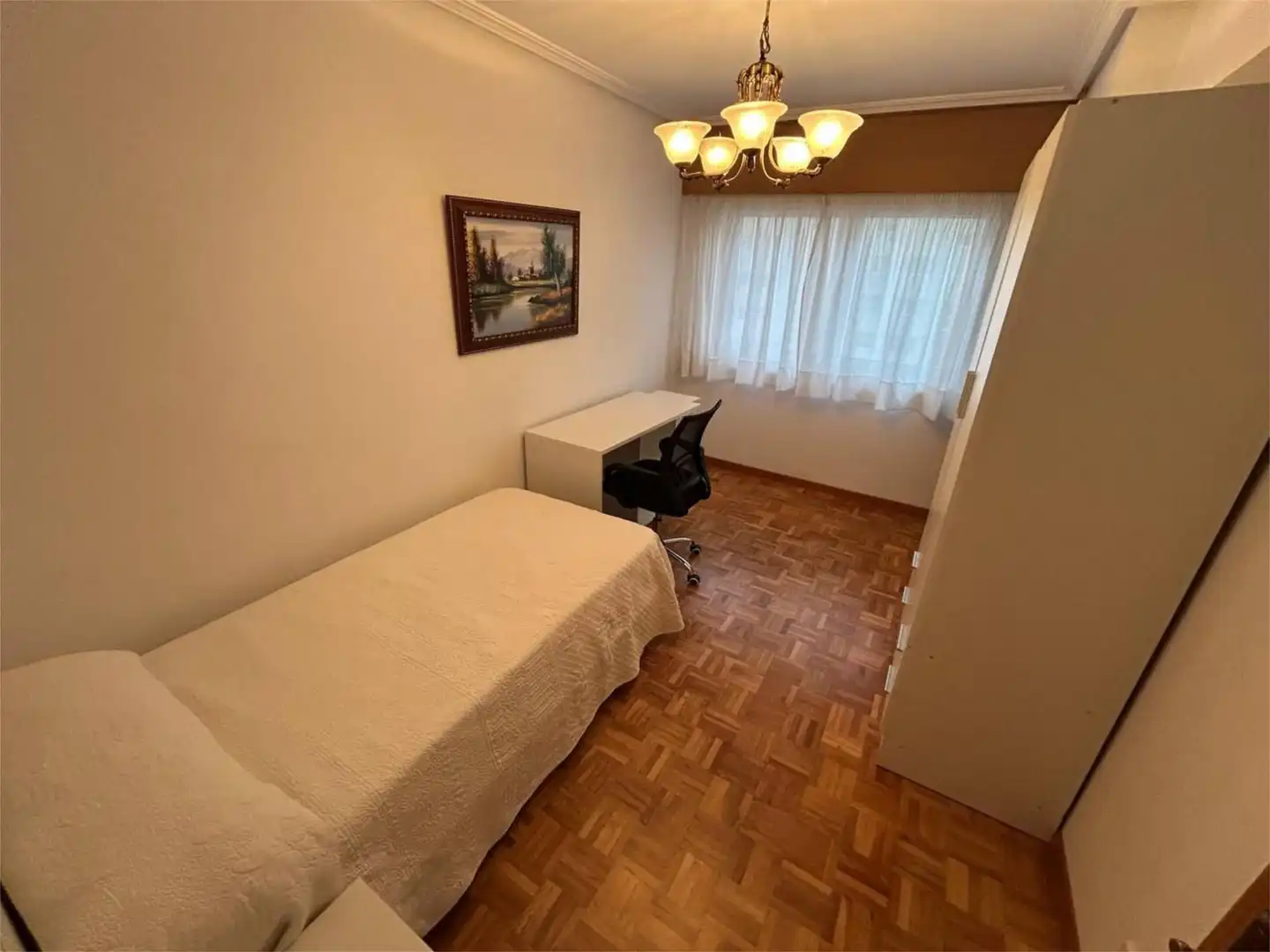 Bedroom of Flat for rent in A Coruña Capital   with Parquet flooring and Furnished
