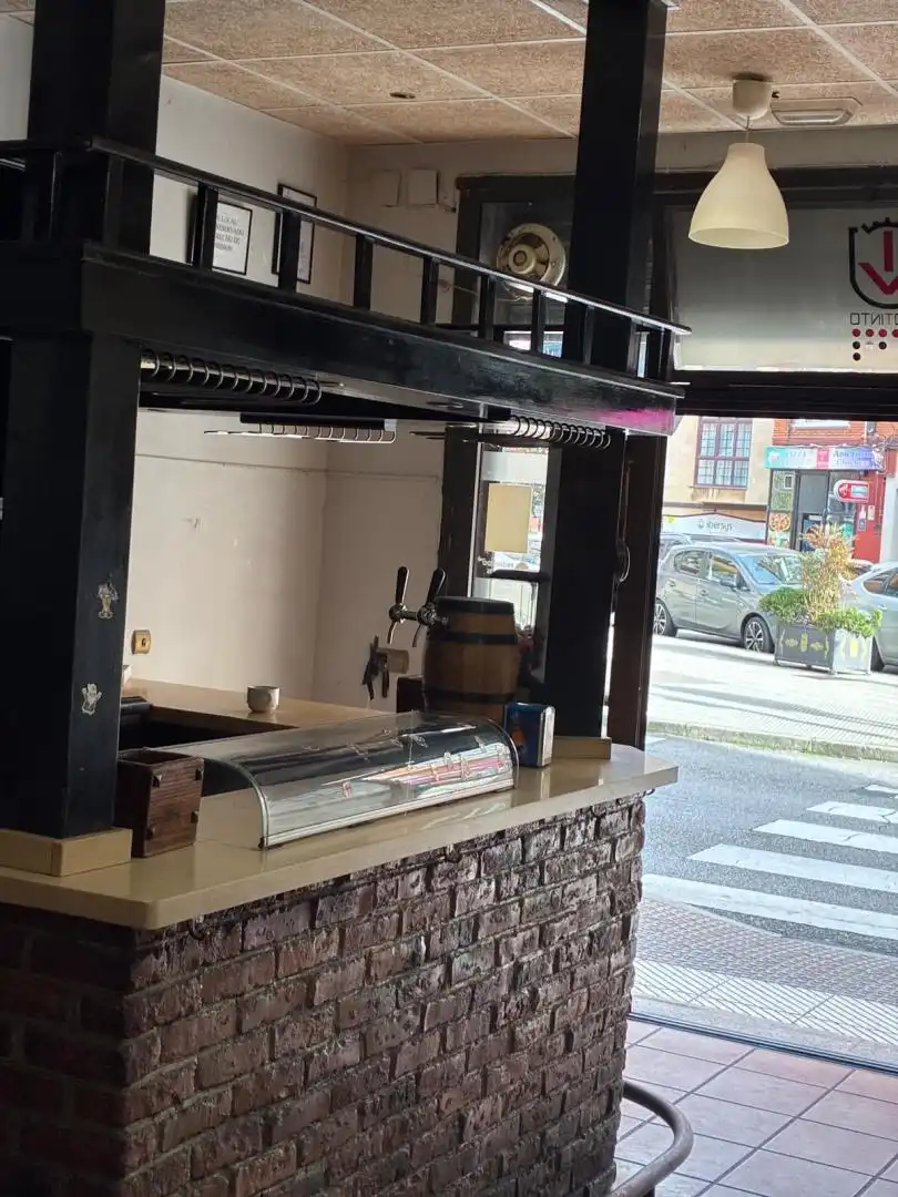 Local de lloguer a Avenida de Pando, 32, Milán - Pumarín Local de lloguer en Oviedo