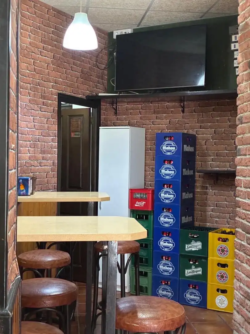 Local de lloguer a Avenida de Pando, 32, Milán - Pumarín Local de lloguer en Oviedo