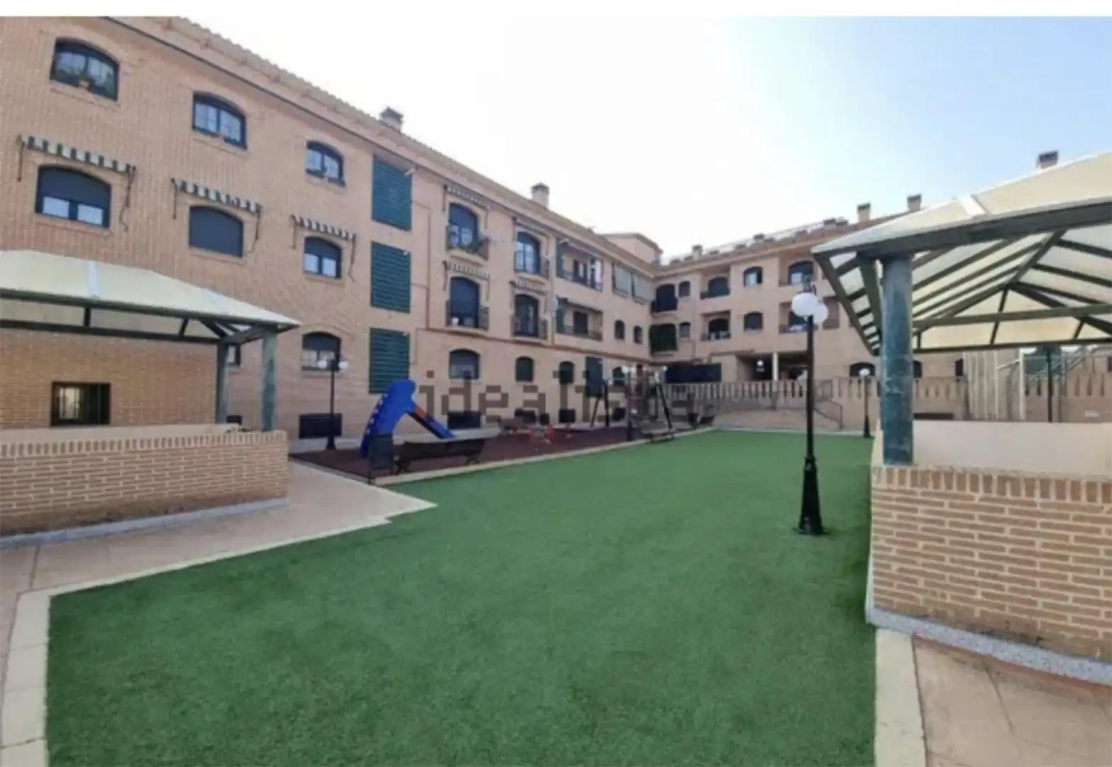 Piso en venta en Calle Costanilla Real, 58, Bargas Vista exterior de Piso en venta en Bargas con Aire acondicionado, Calefacción y Jardín privado