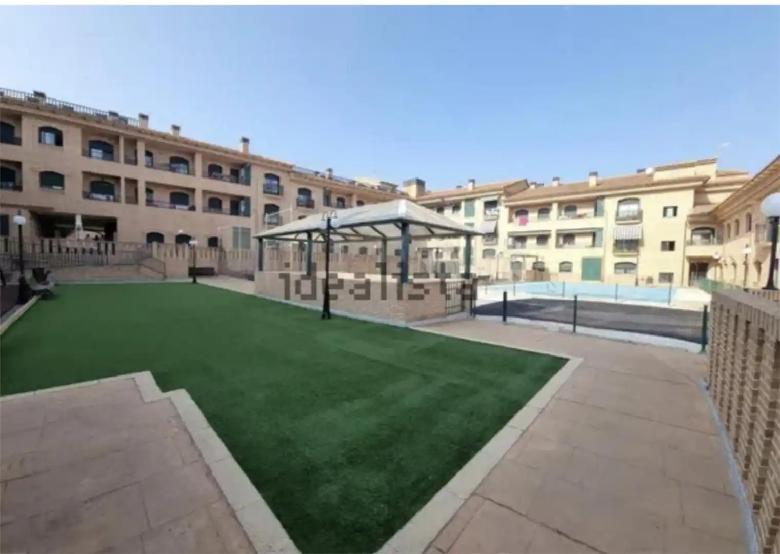 Piso en venta en Calle Costanilla Real, 58, Bargas Vista exterior de Piso en venta en Bargas con Aire acondicionado, Calefacción y Jardín privado