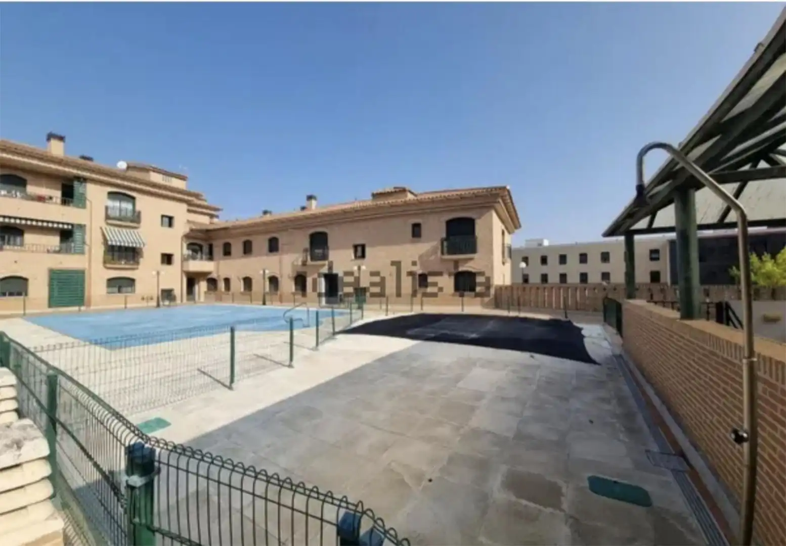 Piso en venta en Calle Costanilla Real, 58, Bargas Vista exterior de Piso en venta en Bargas con Aire acondicionado, Calefacción y Jardín privado