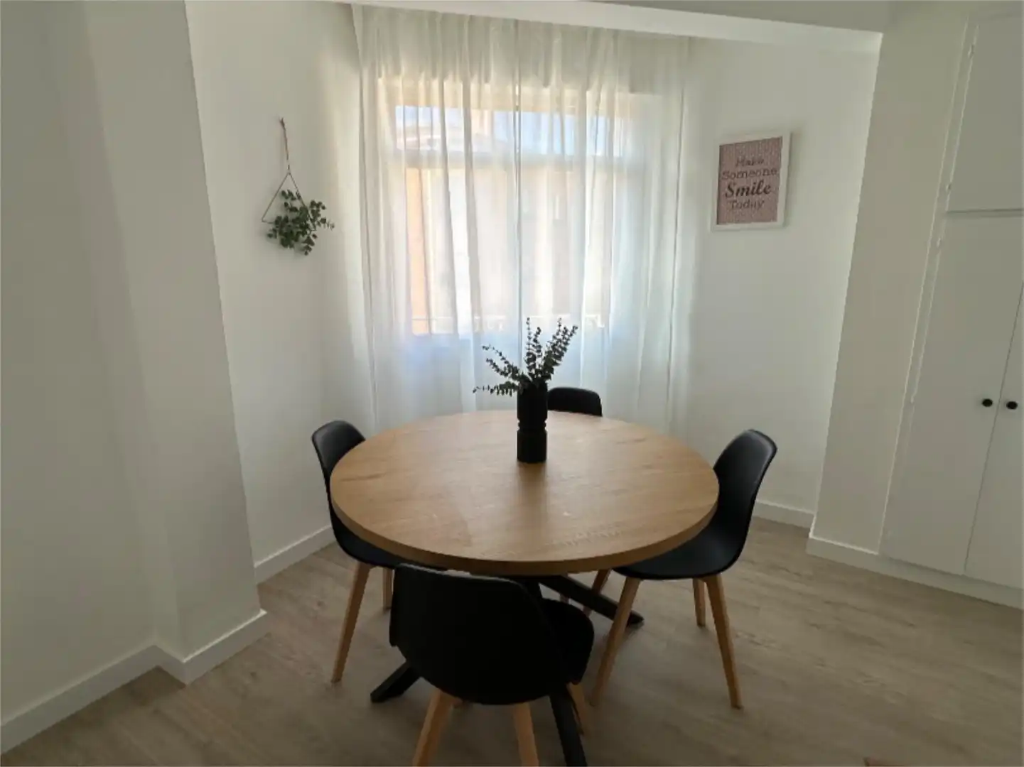 Piso de alquiler en Calle Fernán González, 24, La Charca Comedor de Piso de alquiler en Miranda de Ebro con Calefacción, Amueblado y Videoportero